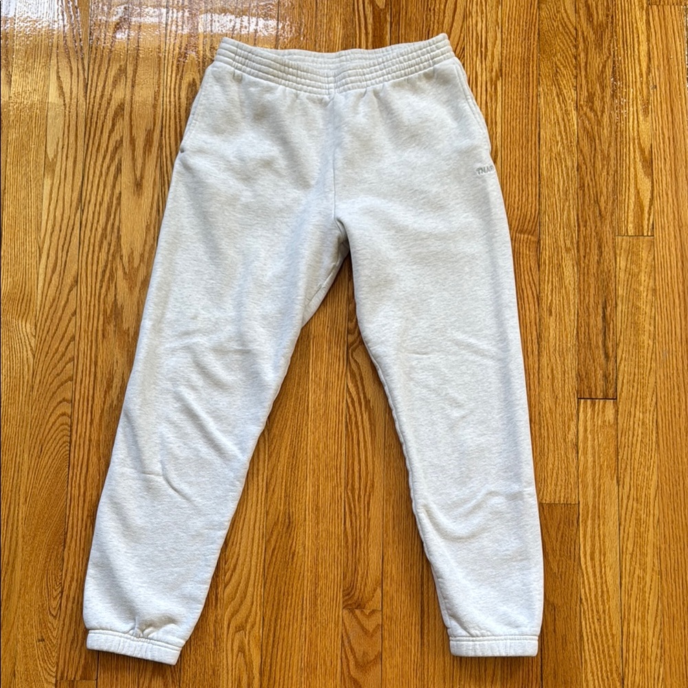 Aritzia TNA perfect fit sweatfleece in heather cloud white